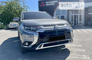 Позашляховик / Кросовер Mitsubishi Outlander 2021 в Тернополі
