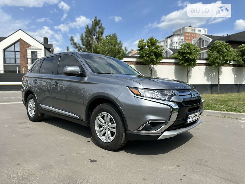 Внедорожник / Кроссовер Mitsubishi Outlander 2015 в Белой Церкви