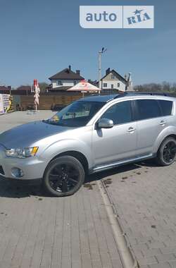 Mitsubishi Outlander 2011