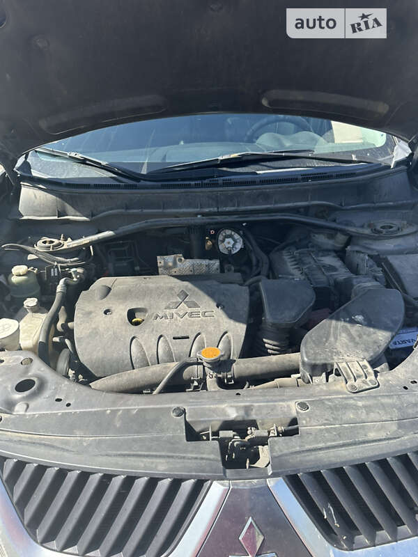 Позашляховик / Кросовер Mitsubishi Outlander 2008 в Звенигородці