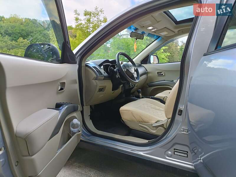 Позашляховик / Кросовер Mitsubishi Outlander 2007 в Вінниці
