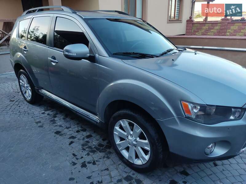 Позашляховик / Кросовер Mitsubishi Outlander 2012 в Рівному