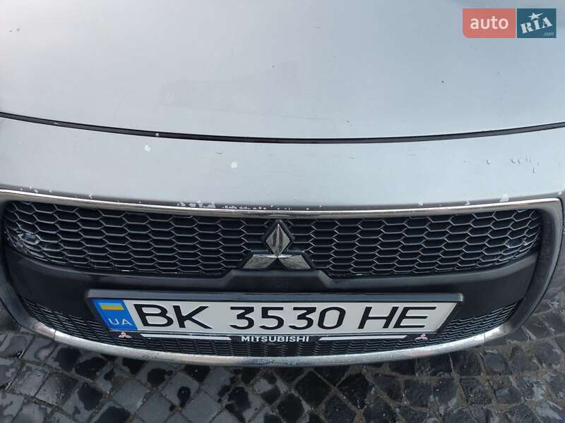 Позашляховик / Кросовер Mitsubishi Outlander 2012 в Рівному