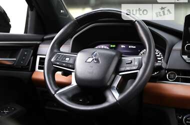 Внедорожник / Кроссовер Mitsubishi Outlander 2021 в Полтаве