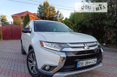 Внедорожник / Кроссовер Mitsubishi Outlander 2017 в Николаеве