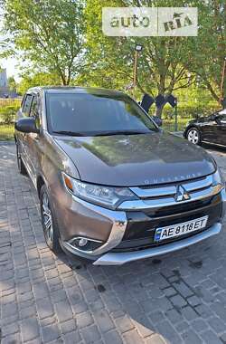 Mitsubishi Outlander 2016