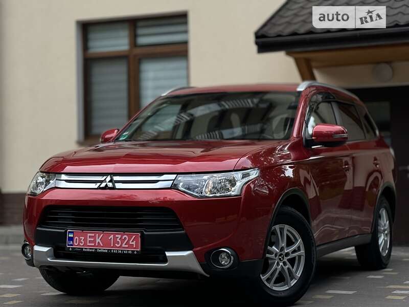 Внедорожник / Кроссовер Mitsubishi Outlander 2015 в Дрогобыче