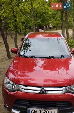 Внедорожник / Кроссовер Mitsubishi Outlander 2014 в Кривом Роге