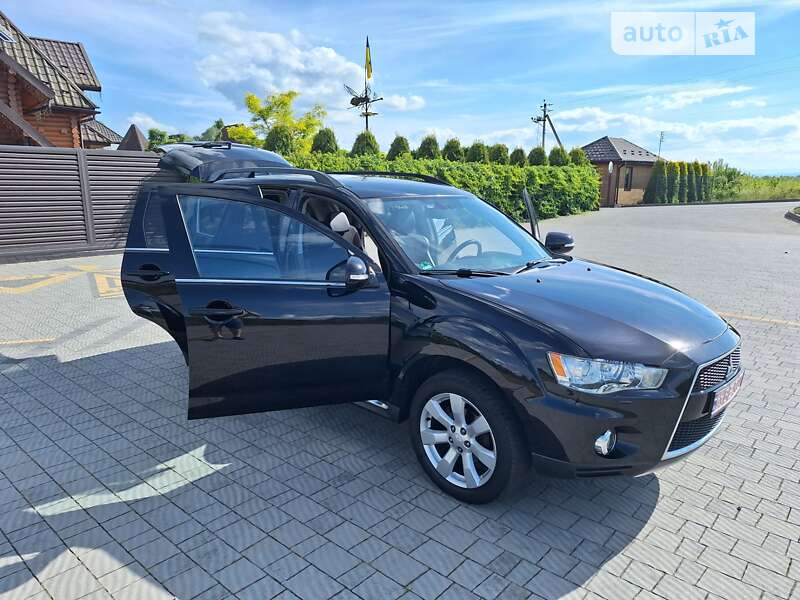 Позашляховик / Кросовер Mitsubishi Outlander 2012 в Стрию