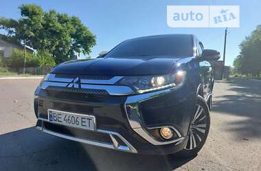 Позашляховик / Кросовер Mitsubishi Outlander 2018 в Миколаєві