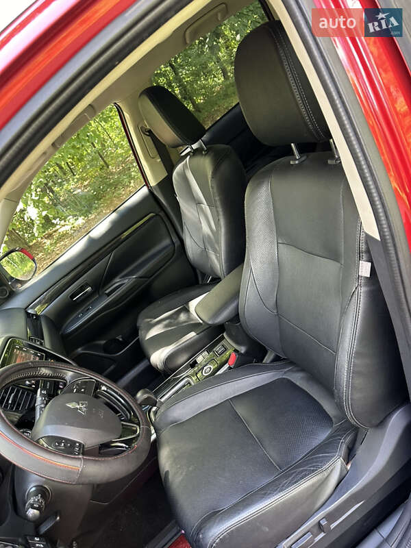 Внедорожник / Кроссовер Mitsubishi Outlander 2018 в Львове
