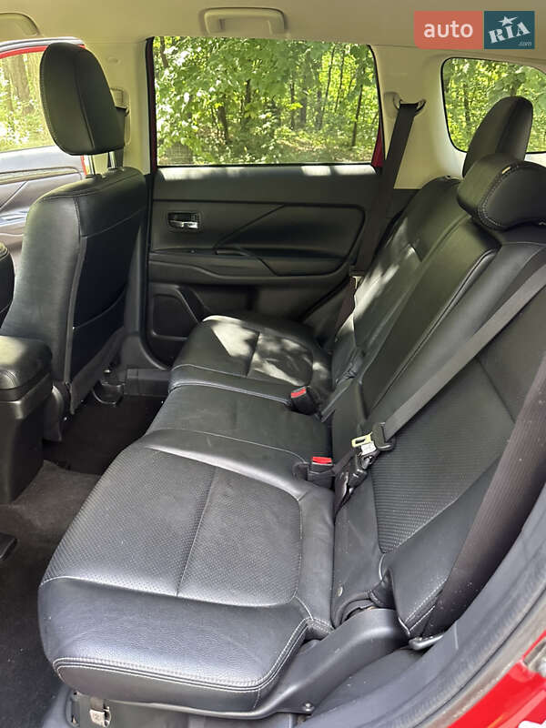 Внедорожник / Кроссовер Mitsubishi Outlander 2018 в Львове