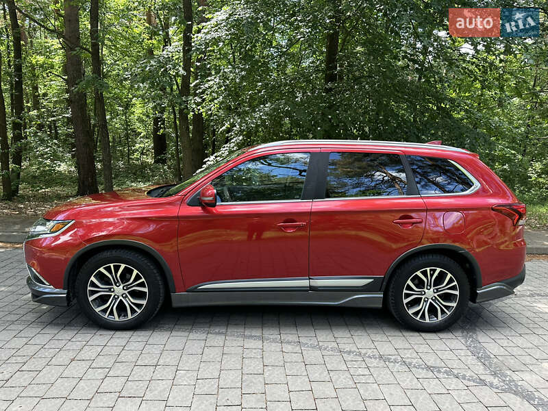 Внедорожник / Кроссовер Mitsubishi Outlander 2018 в Львове