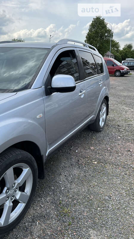 Внедорожник / Кроссовер Mitsubishi Outlander 2008 в Владимире фото 4 Внедорожник / Кроссовер Mitsubishi Outlander 2008 в Владимире