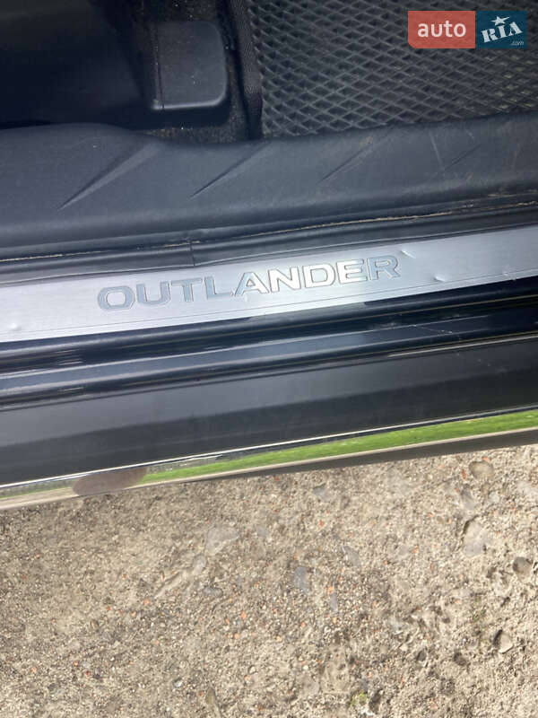 Позашляховик / Кросовер Mitsubishi Outlander 2010 в Старому Самборі