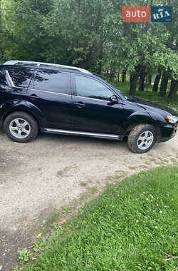 Mitsubishi Outlander 2010
