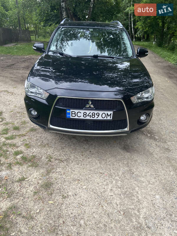 Позашляховик / Кросовер Mitsubishi Outlander 2010 в Старому Самборі