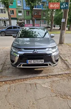 Mitsubishi Outlander 2021
