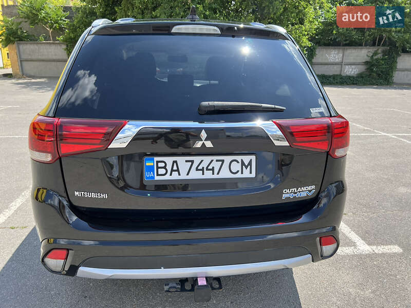 Позашляховик / Кросовер Mitsubishi Outlander 2017 в Кропивницькому