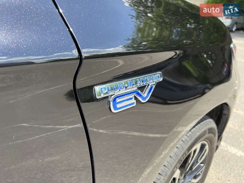 Позашляховик / Кросовер Mitsubishi Outlander 2017 в Кропивницькому