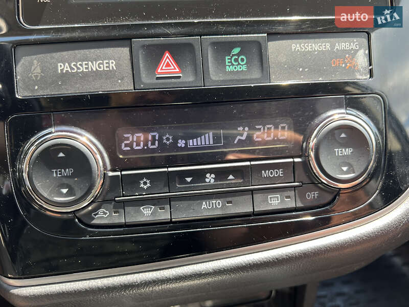 Позашляховик / Кросовер Mitsubishi Outlander 2017 в Кропивницькому