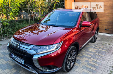 Внедорожник / Кроссовер Mitsubishi Outlander 2023 в Черновцах