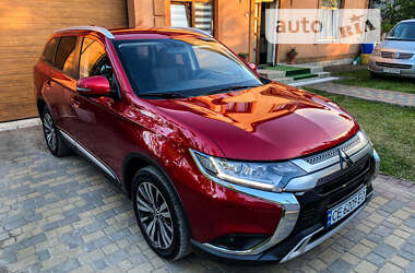 Внедорожник / Кроссовер Mitsubishi Outlander 2023 в Черновцах