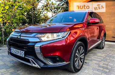 Mitsubishi Outlander 2023