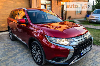 Внедорожник / Кроссовер Mitsubishi Outlander 2023 в Черновцах