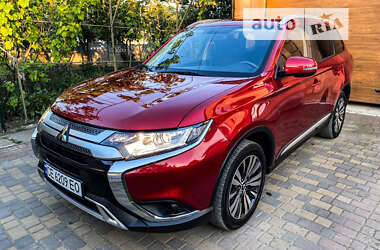 Внедорожник / Кроссовер Mitsubishi Outlander 2023 в Черновцах