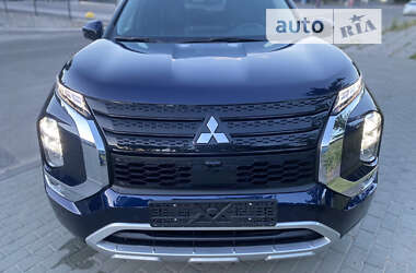 Позашляховик / Кросовер Mitsubishi Outlander 2022 в Запоріжжі