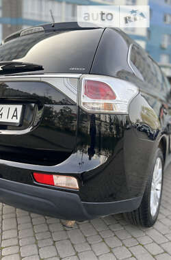 Внедорожник / Кроссовер Mitsubishi Outlander 2012 в Ивано-Франковске