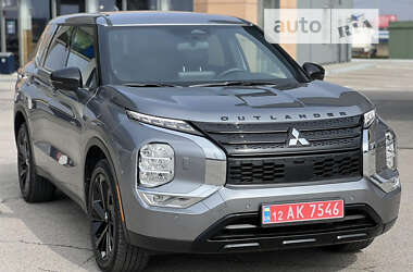 Внедорожник / Кроссовер Mitsubishi Outlander 2023 в Днепре