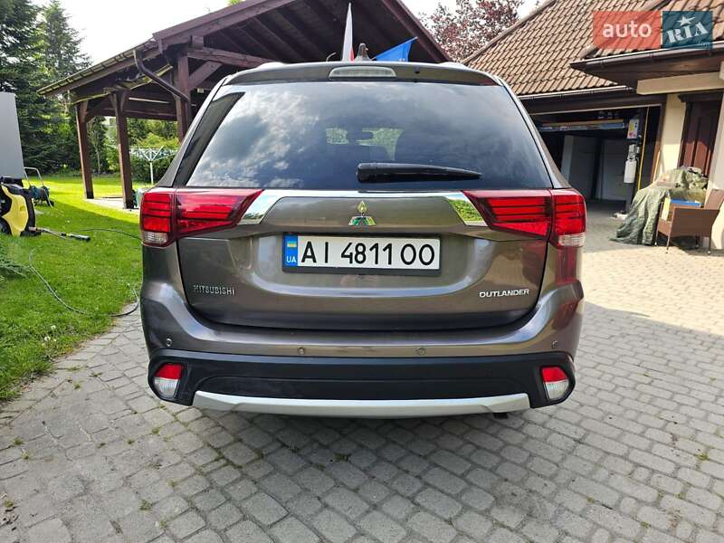 Внедорожник / Кроссовер Mitsubishi Outlander 2018 в Киеве фото 3 Внедорожник / Кроссовер Mitsubishi Outlander 2018 в Киеве