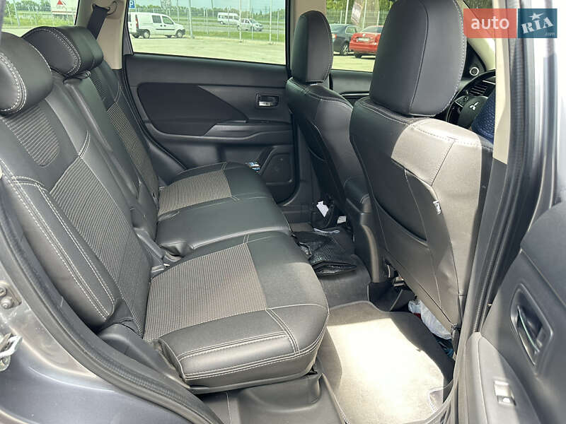 Внедорожник / Кроссовер Mitsubishi Outlander 2019 в Днепре