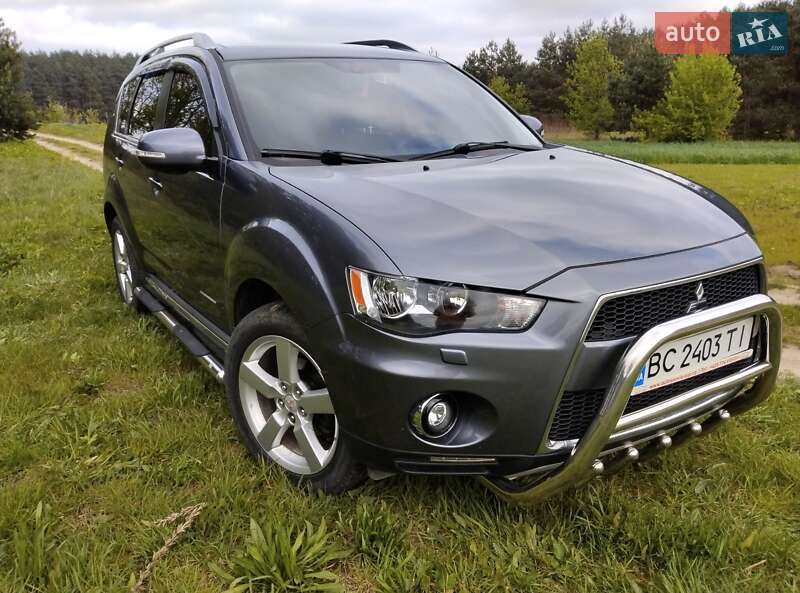 Позашляховик / Кросовер Mitsubishi Outlander 2010 в 