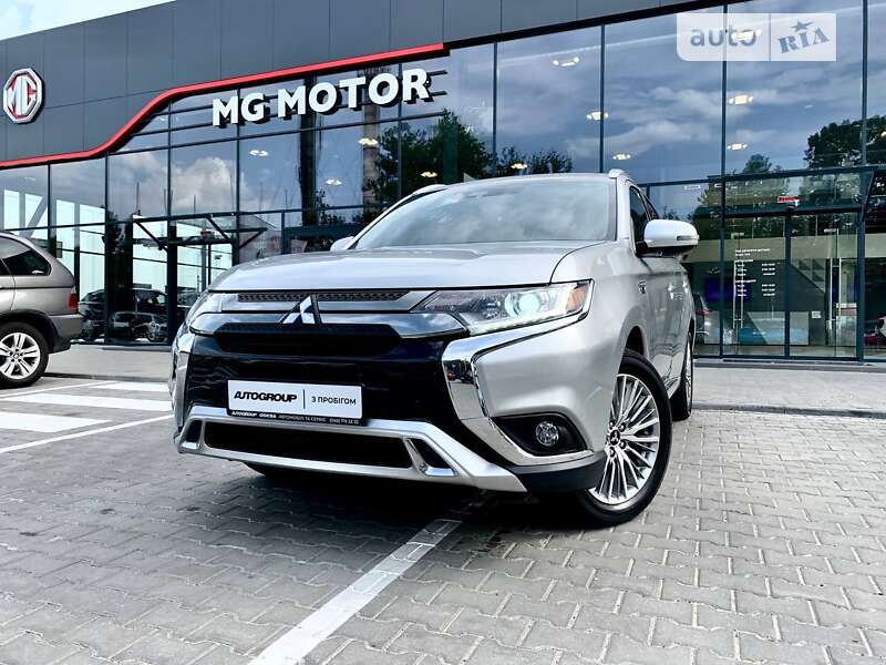 Позашляховик / Кросовер Mitsubishi Outlander 2019 в Одесі