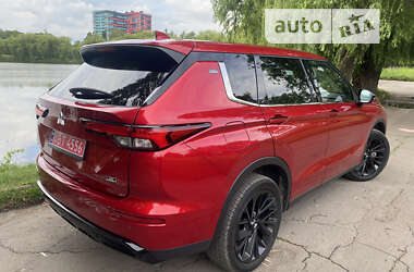 Внедорожник / Кроссовер Mitsubishi Outlander 2023 в Ровно