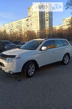 Mitsubishi Outlander 2012