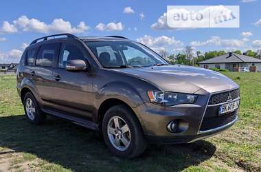 Mitsubishi Outlander 2011