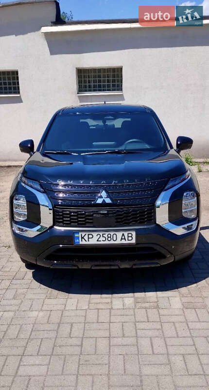 Внедорожник / Кроссовер Mitsubishi Outlander 2023 в Запорожье