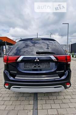 Внедорожник / Кроссовер Mitsubishi Outlander 2014 в Львове