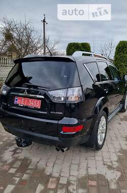 Внедорожник / Кроссовер Mitsubishi Outlander 2010 в Золочеве