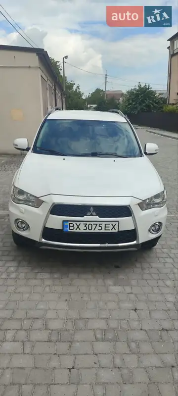 Mitsubishi Outlander 2012