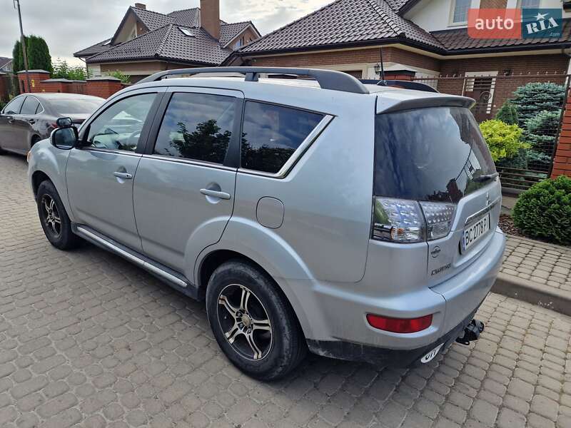 Внедорожник / Кроссовер Mitsubishi Outlander 2012 в Львове