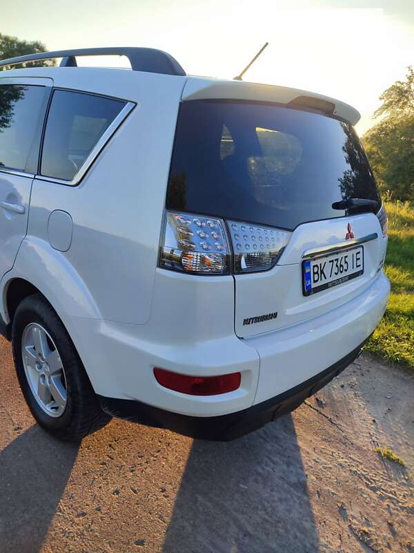 Внедорожник / Кроссовер Mitsubishi Outlander 2012 в Нежине