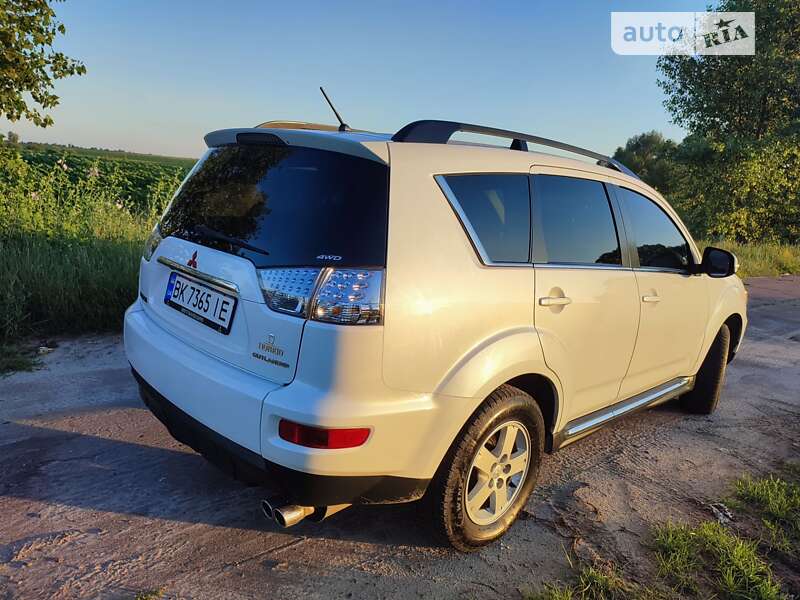 Внедорожник / Кроссовер Mitsubishi Outlander 2012 в Нежине