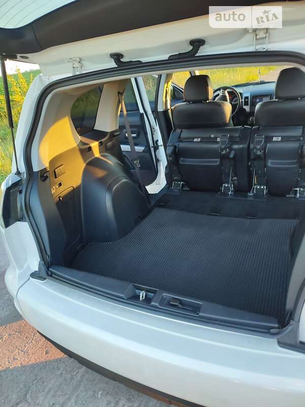 Внедорожник / Кроссовер Mitsubishi Outlander 2012 в Нежине