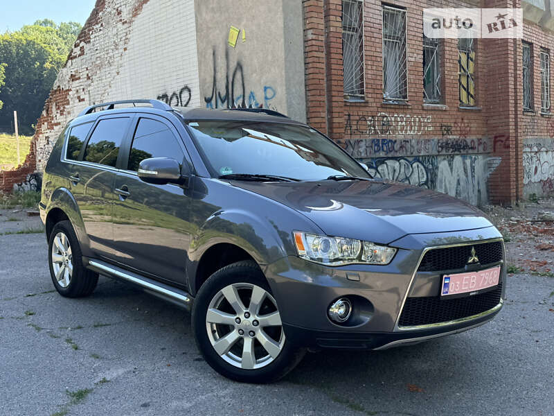 Mitsubishi Outlander 2011