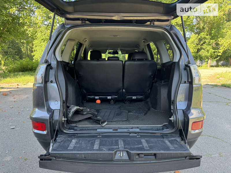 Внедорожник / Кроссовер Mitsubishi Outlander 2011 в Полтаве